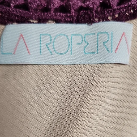 LA ROPERIA Pleated Cream w/Maroon Crochet Overlay Midi Dress - Picture 8 of 10